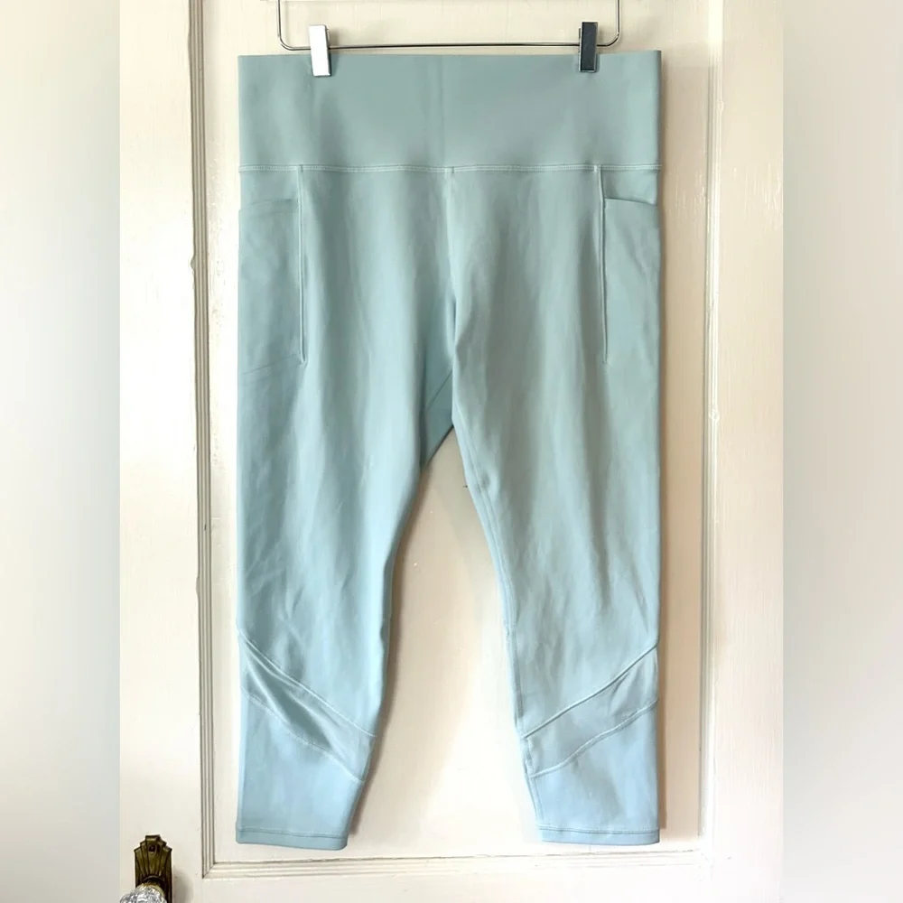 Athleta Salutation Stash High Rise‎ Mesh 7/8 Legging Dawn Blue XL